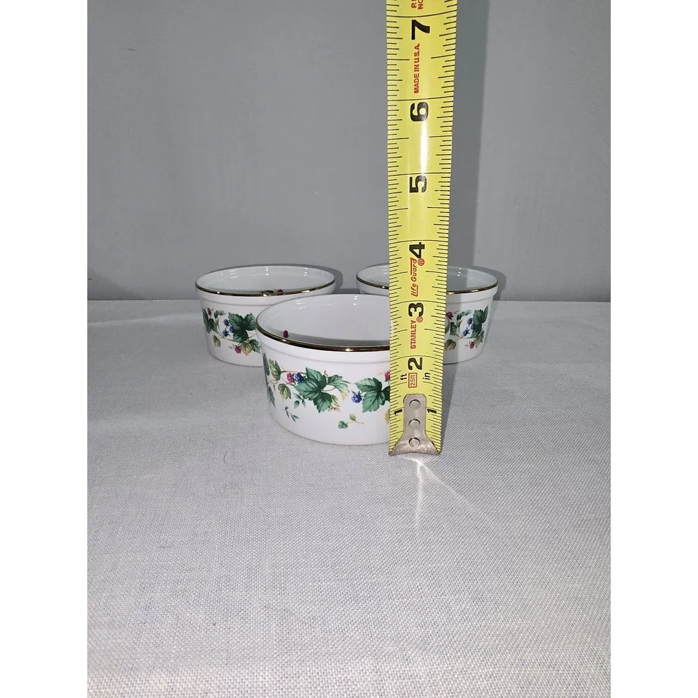 Andrea by Sadek Vineyard Ramekins White Floral Berry Set of 3 OS Excellent